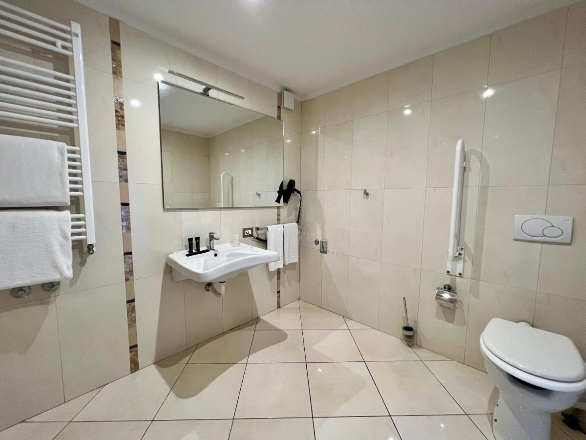 Toscana Sport Resort Calambrone Exteriör bild