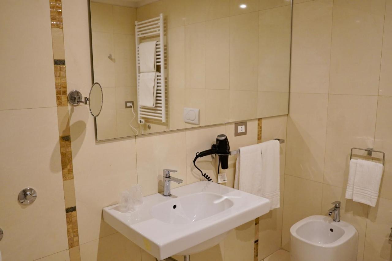 Toscana Sport Resort Calambrone Exteriör bild