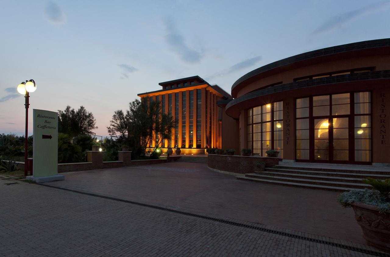 Toscana Sport Resort Calambrone Exteriör bild