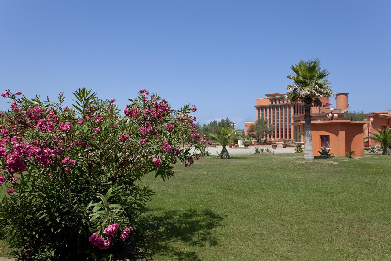 Toscana Sport Resort Calambrone Exteriör bild